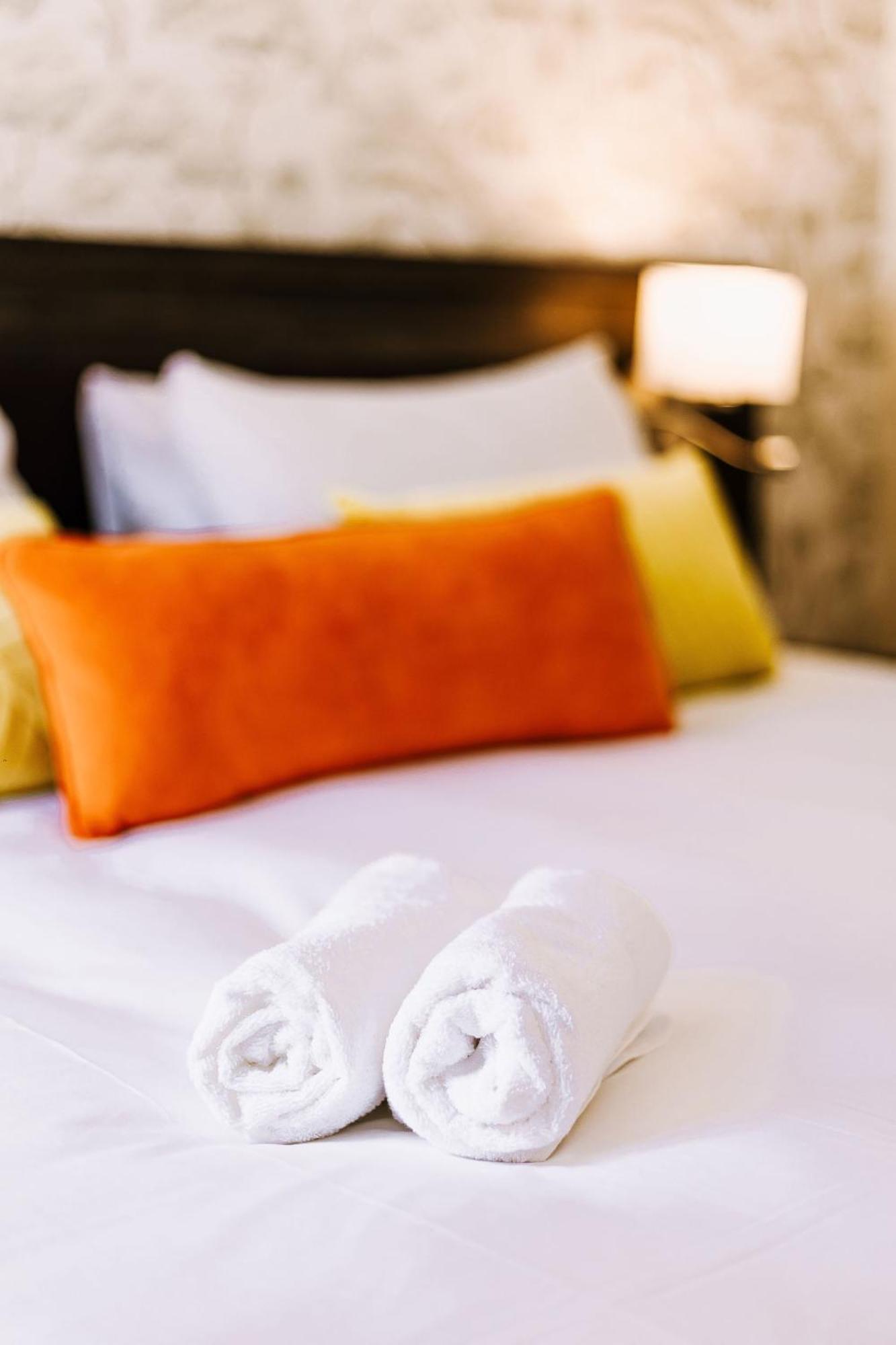 The Bull Hotel ستوني ستراتفورد المظهر الخارجي الصورة